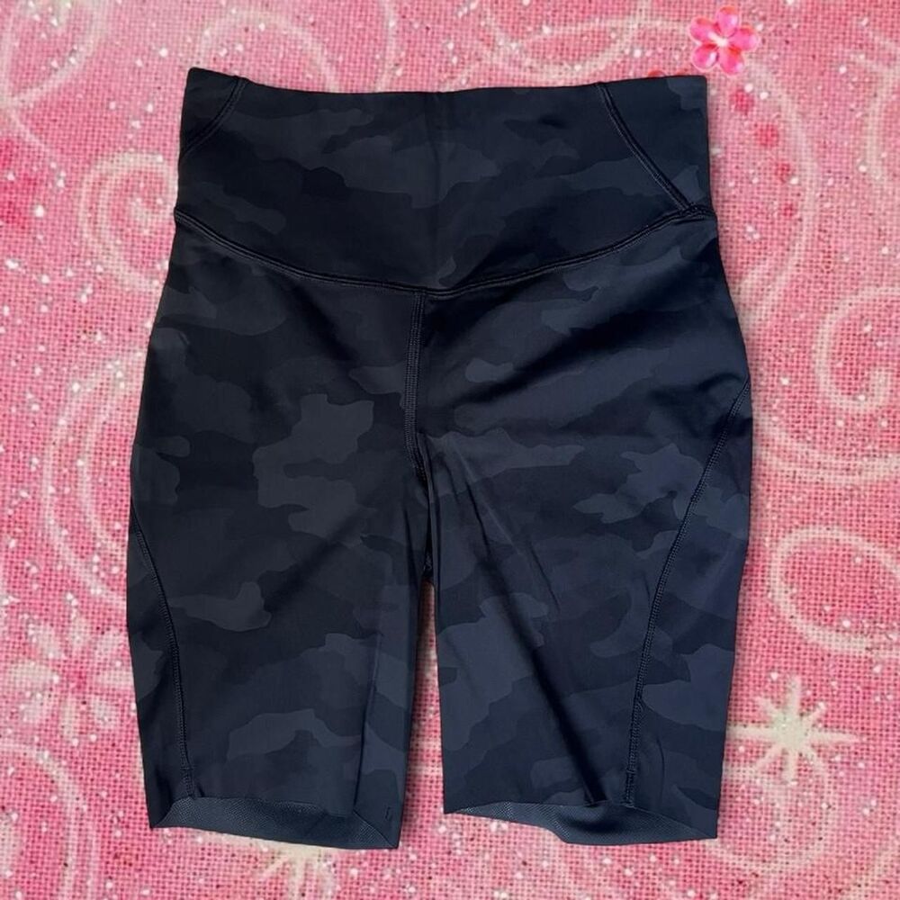 Lululemon Black Camo Wunder Train High-Rise Short 8”